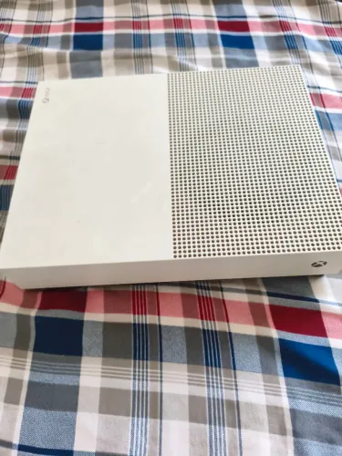 Xbox One S - S/ Controles