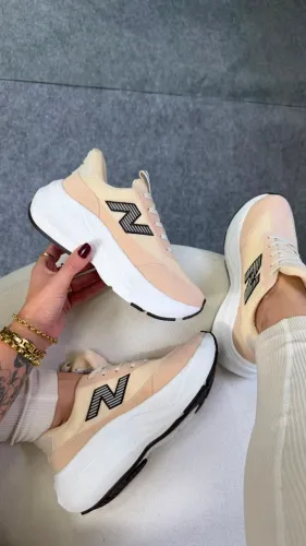 Tenis New Balance 2067 Bege