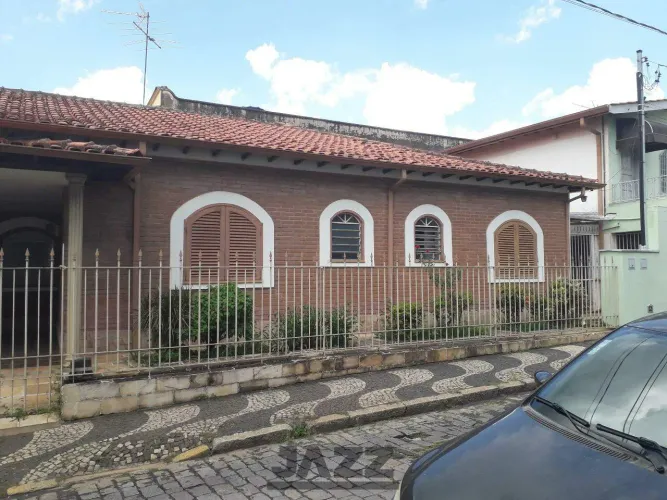 Casa / Sobrado em Centro