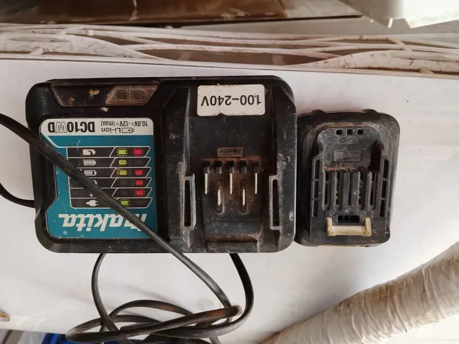 Carregador Makita DC10MD Bivolt