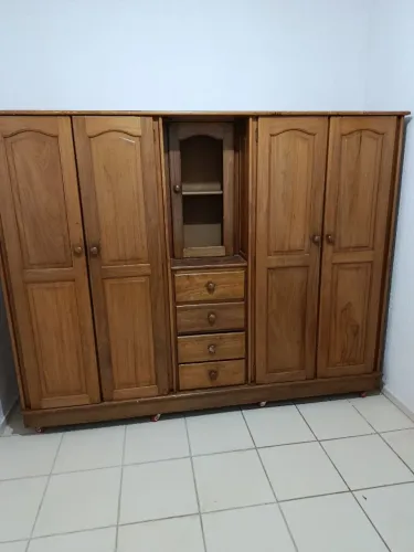 Vendo Guarda Roupa de Madeira
