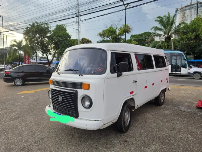 Volkswagen Kombi Carat (álcool) 2025