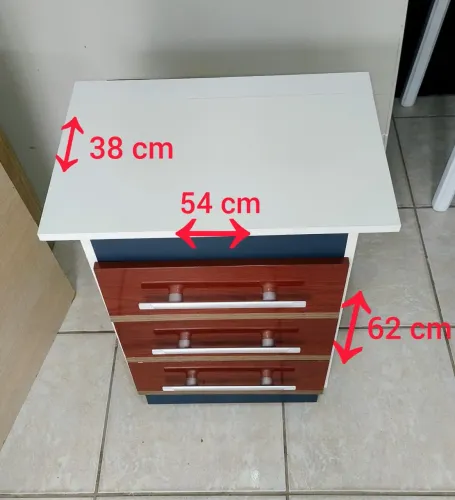 Cômoda Cabeceira com 3 Gavetas<br><br>Cômoda/Cabeceira c/3