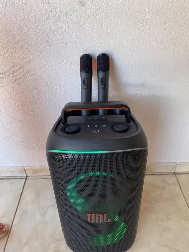 Som JBL + 2 Microfones + Spotfy