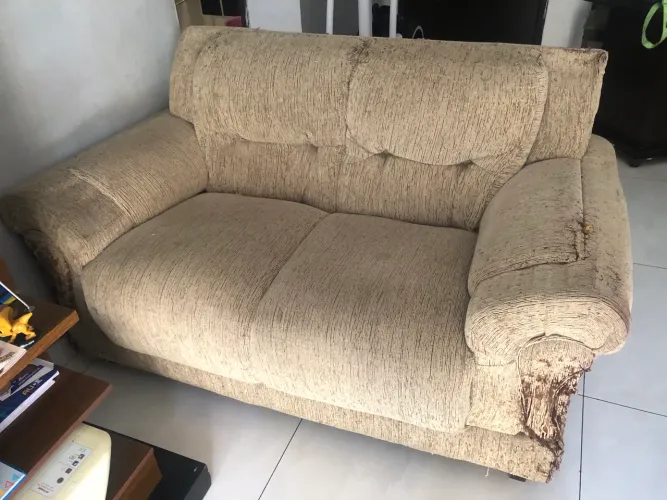 Sofá 2 lugares usado 