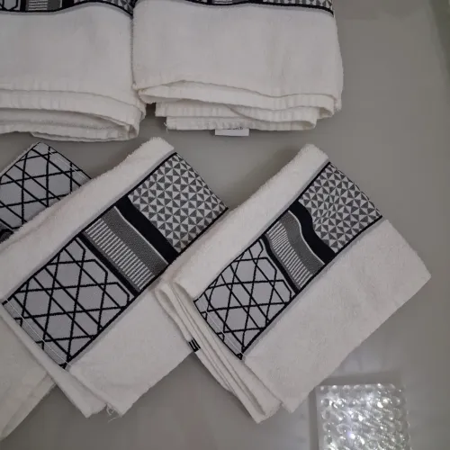 Conjunto Toalhas Brancas Riachuelo (2 Toalhas Banho + 3 Toalhas de Rosto)