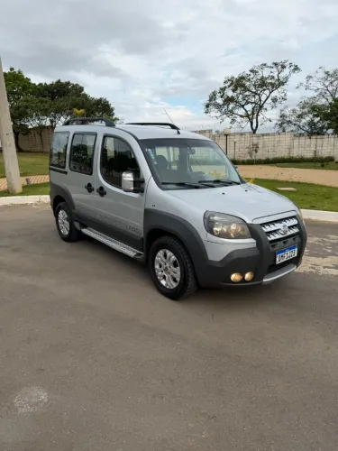 Fiat Doblo Adv. Xingu Locker 1.8 Flex 16V 5P 2013