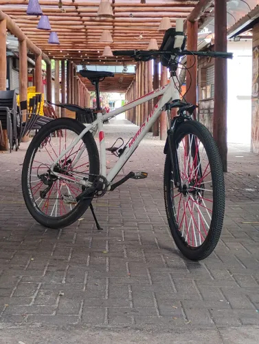 Bike aro 29 mtb com freios hidráulicos GTS