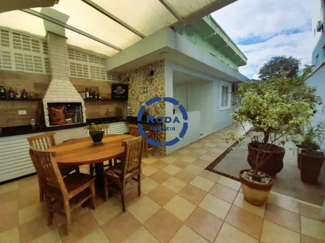Casa (Sobrado) à venda no Marapé | 3 Suítes | Piscina | Vaga para 4 carros