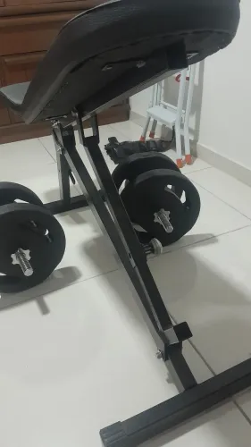 Cadeira de academia e peso 20kg