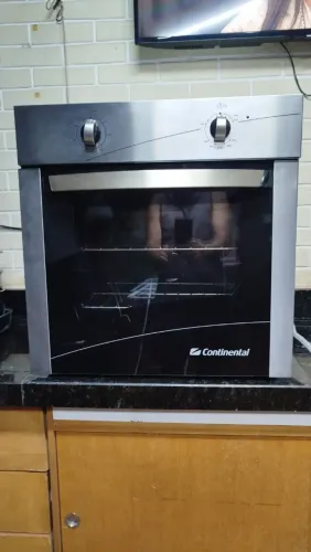 Forno de Embutir a Gás Continental modelo de 66 litros