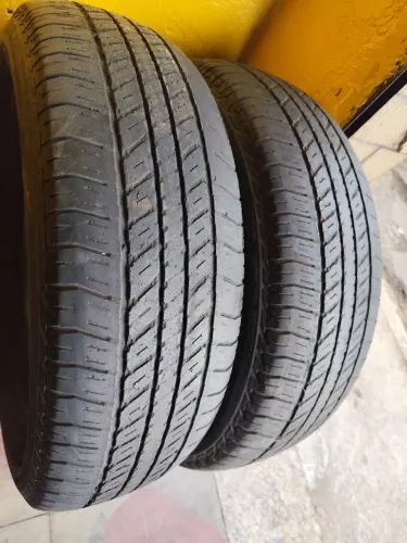 2 Pneus Bridgestone 265/65/17 Seminovos.