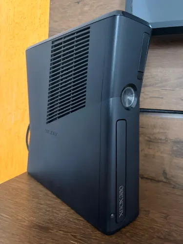 Xbox360 + 300 Jogos HD 500 Gigas