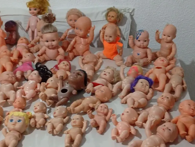 Bonecas pequena e média leia a descrição