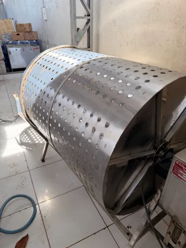 MÁQUINA LAVAR E DESCASCAR MACAXEIRA