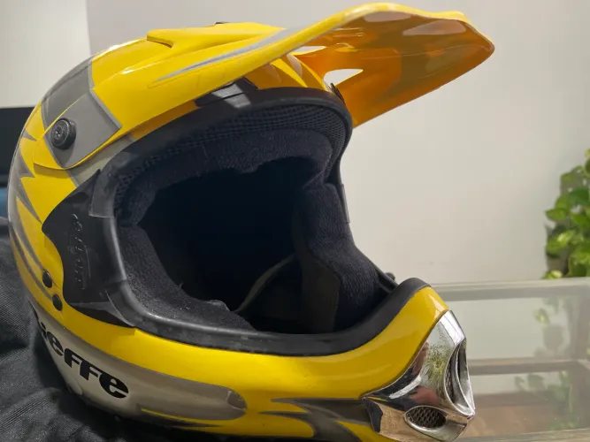 Raridade na trilha, Capacete Bieffe 