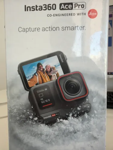 Câmera insta 360 Ace Pro