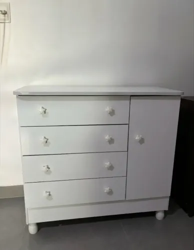 Cômoda de bebê 