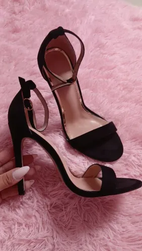 Sandália semi Nova da shein 