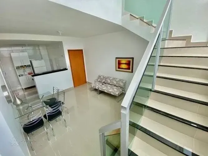 Cobertura com Elevador, 02 Quartos e 01 Suíte no Alameda das Cotovias