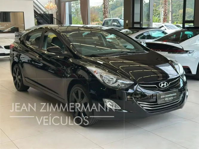 Hyundai Elantra GLS 1.8 16V Aut. 2013