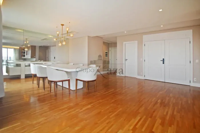 Apartamento - Cidade Jardim - 2 Suítes - 236m².
