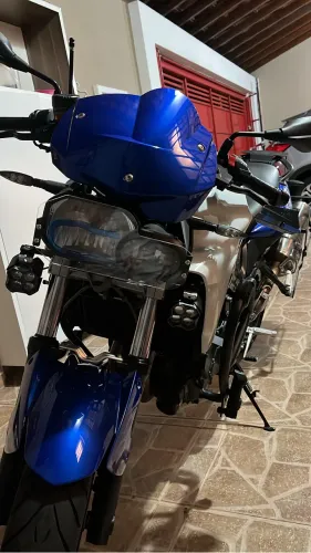 BMW 800 F/R - azul e branco ?