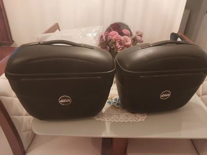 Baú Givi Lateral E21n Monokey