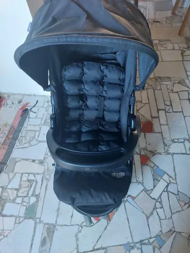 Vendo carrinho de bebê