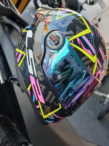 Capacete LS2 tamanho 58 Com comunicador estado de novo