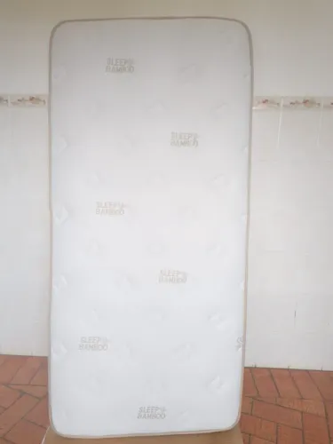 Colchão de solteiro Pikolin (modelo: Texas) super novo