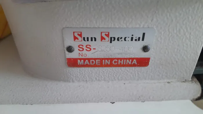 Maquina de costura eletrónica