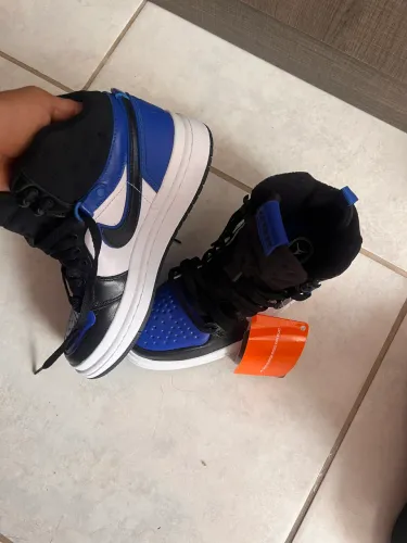Tênis Nike Air Jordan High Leather