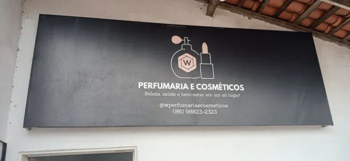 Placa Comercial - Estrutura Metálica - Alta Visibilidade