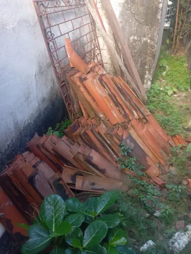 Doação de telhas usadas