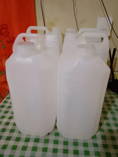 6 galões de 5 litros