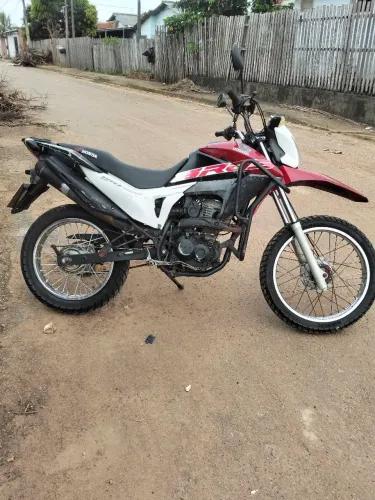 Vende se uma moto 