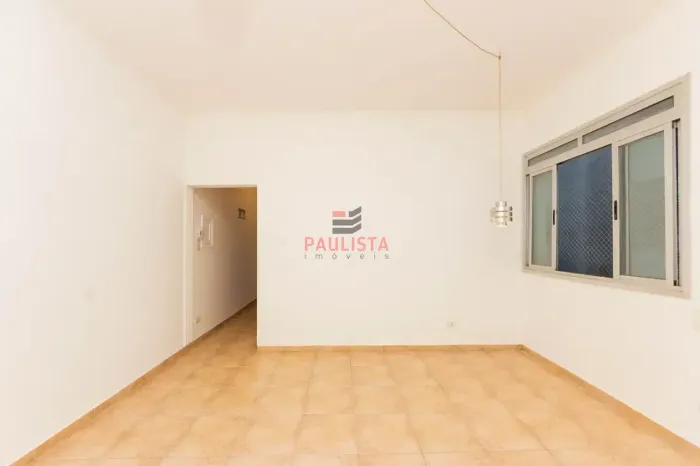 Apartamento à venda, 79m2, 2 dormitórios, ótimo pé direito, amplo, localização privilegiad