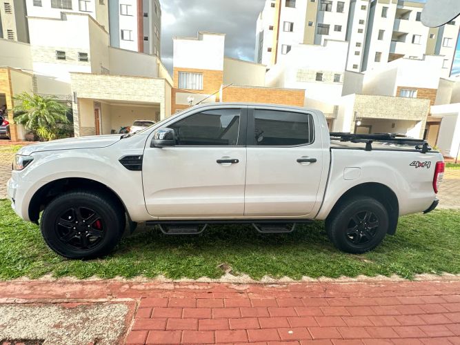 Imagem de Ford Ranger XLS 2.2 4X4 CD Diesel Aut. 2017