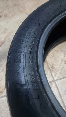 Vendo pneu 205/55 aro 16 bons.