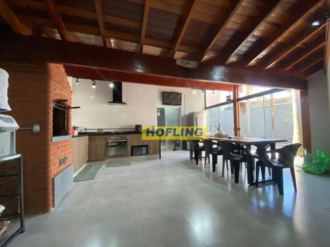 Casa com 3 dormitórios à venda, 102 m² por R$ 700.000,00 - Centro - Santa Gertrudes/SP