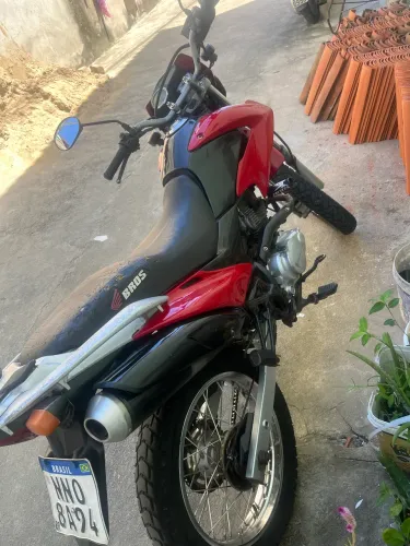Vendo Bros 150 ano 2011 moto boa . Precisa só da um talento na estética só 