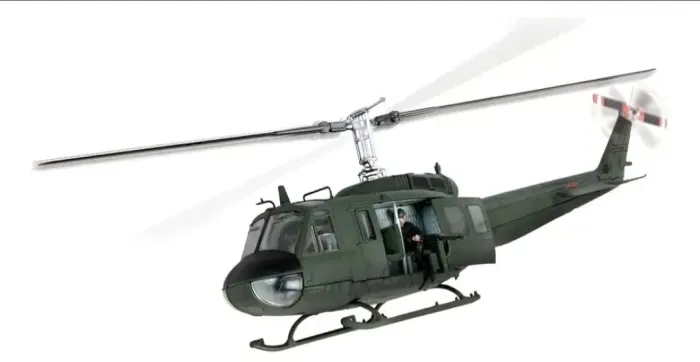 Miniatura Helicóptero UH-1 Huey Vietnã 1/48 Forces of Valor