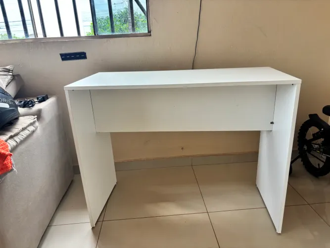 Mesa para estudos ou trabalho