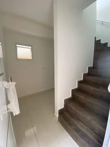 Locação de casa de condomínio.