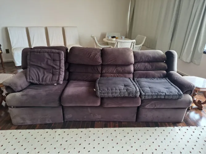 Sofá preto 4 lugares , com poltronas reclináveis