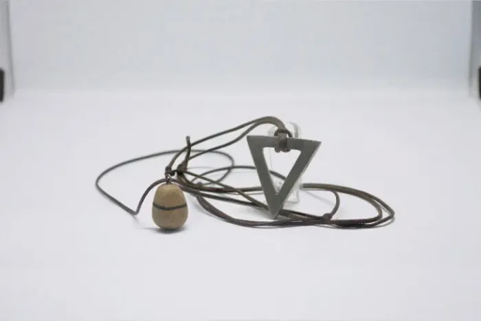 Conjunto de Colares Artesanais Masculinos com Pingentes