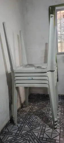 Vendo Cinco Mesas Plástica.