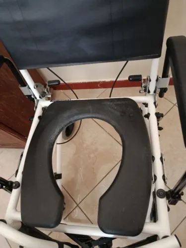 Cadeira de banho H3 com encosto da cabeça 
