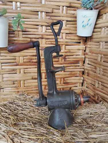 Máquina de moer antiga